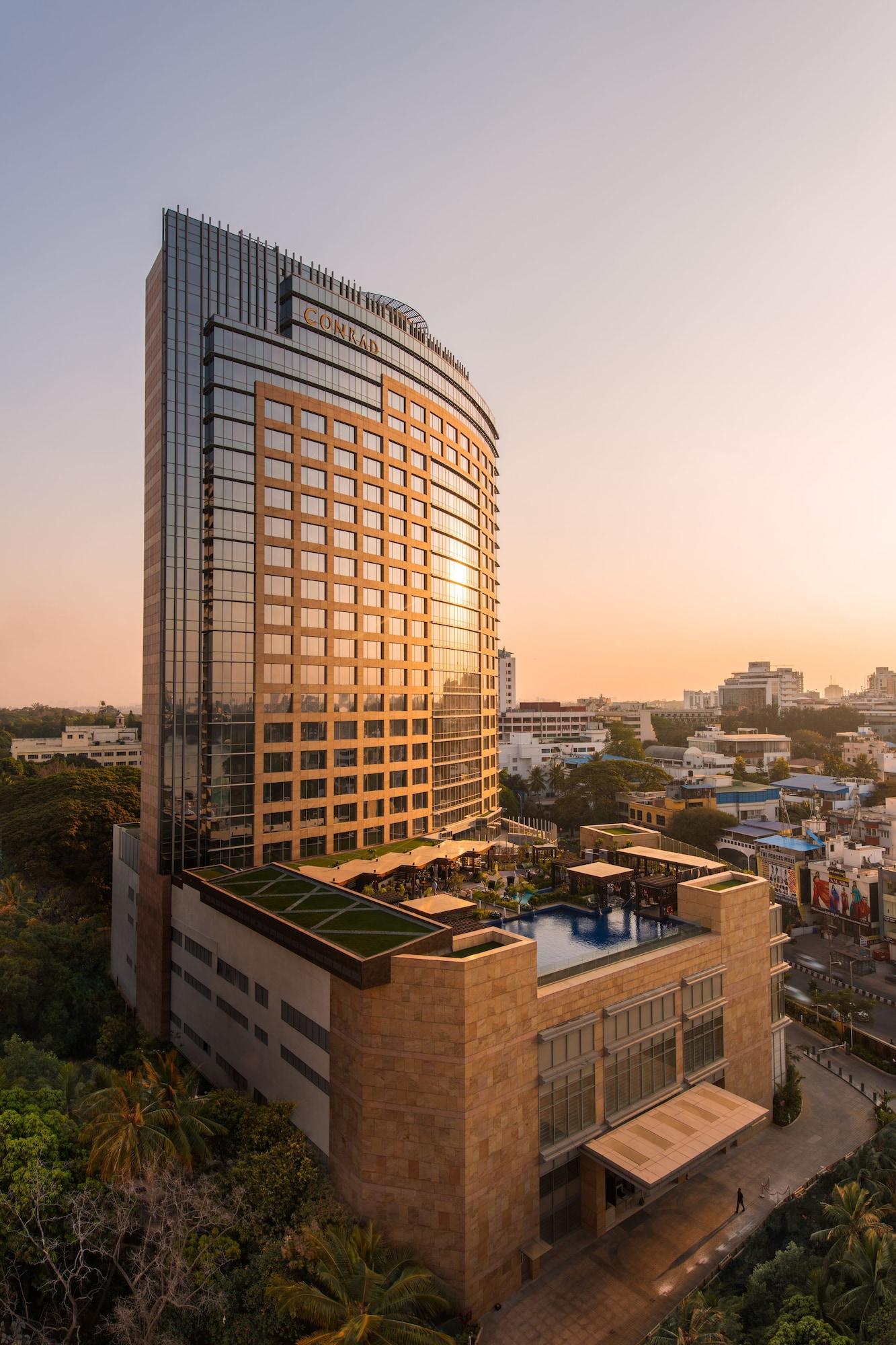 Conrad Bengaluru Hotel Exterior photo