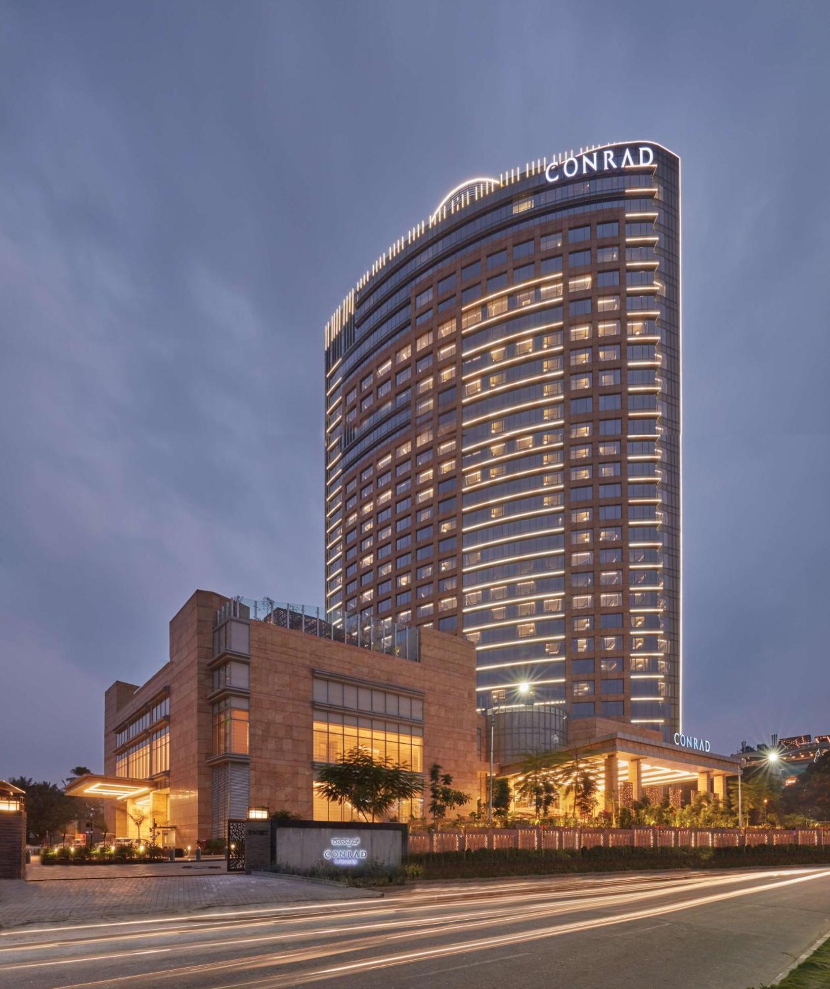 Conrad Bengaluru Hotel Exterior photo