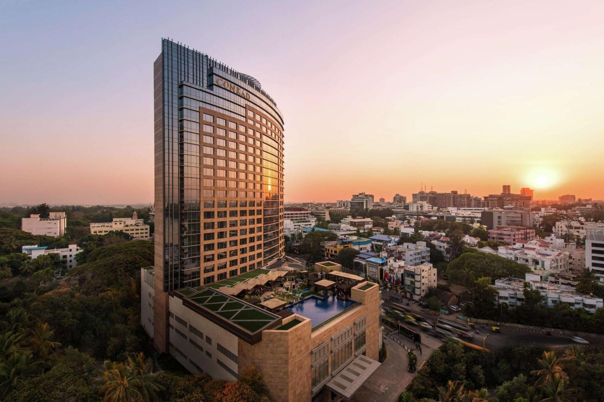 Conrad Bengaluru Hotel Exterior photo